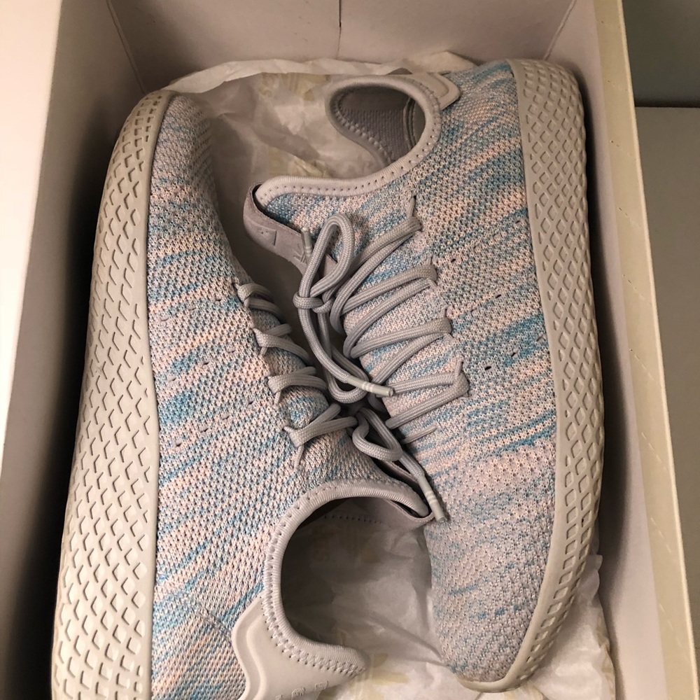 Adidas Pharrell Tennis Hu - size 7 men’s